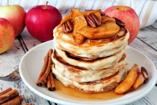Resep Makanan, Cara Membuat Pancake Apel yang Enak dan Mudah